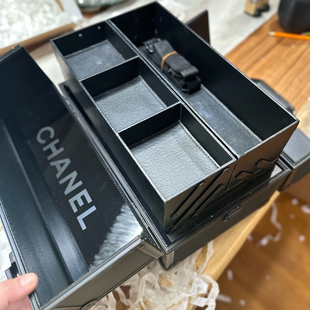CHANEL PROFESSIONAL BEAUTY ADVISOR/MAKE-UP ARTIST X-LARGE COSMETICS TRAVEL CASE - Picture 9 of 16